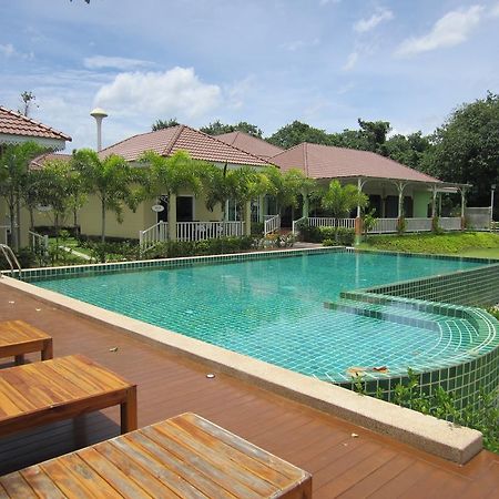 Ruen Maihom Riverside Cottage Kanchanaburi Luaran gambar