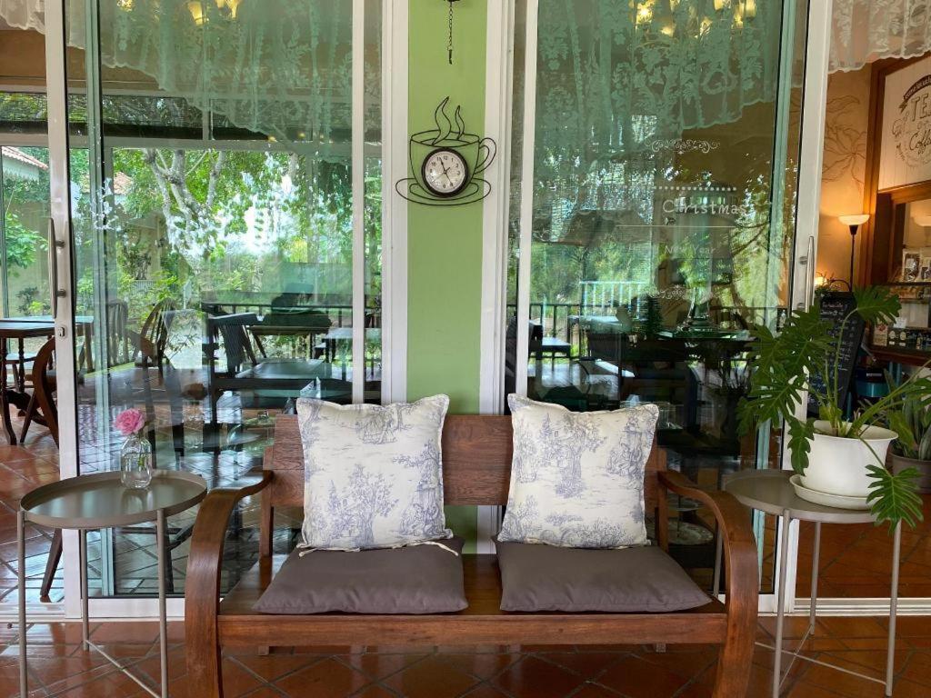 Ruen Maihom Riverside Cottage Kanchanaburi Luaran gambar