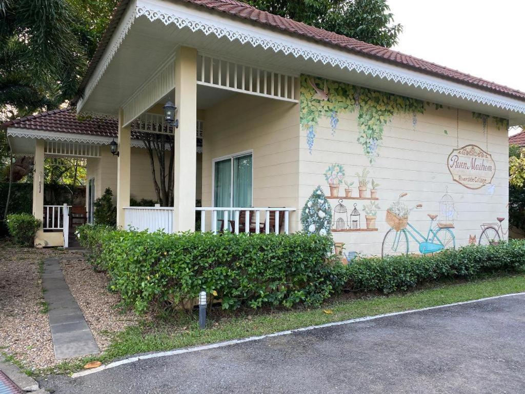 Ruen Maihom Riverside Cottage Kanchanaburi Luaran gambar