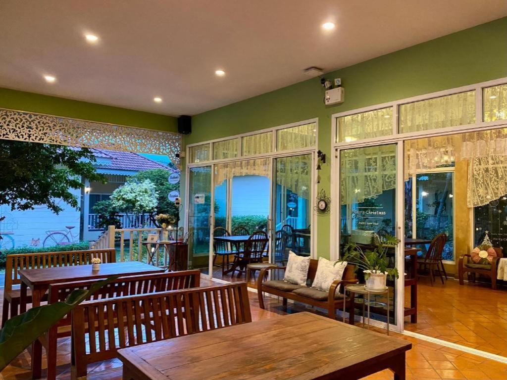 Ruen Maihom Riverside Cottage Kanchanaburi Luaran gambar