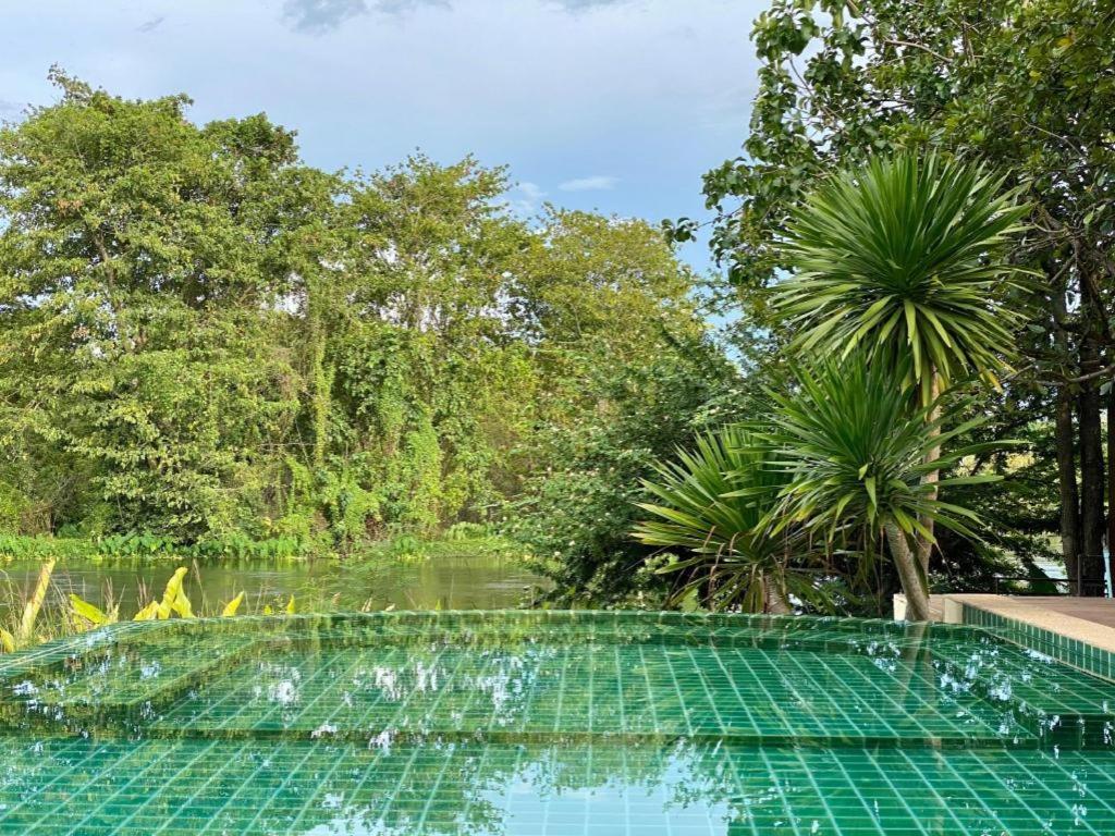Ruen Maihom Riverside Cottage Kanchanaburi Luaran gambar