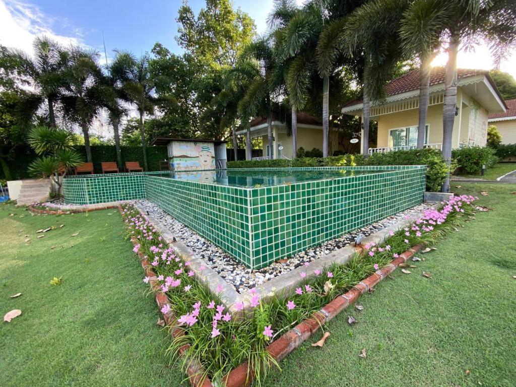 Ruen Maihom Riverside Cottage Kanchanaburi Luaran gambar