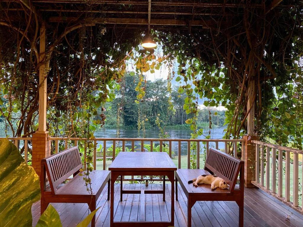 Ruen Maihom Riverside Cottage Kanchanaburi Luaran gambar