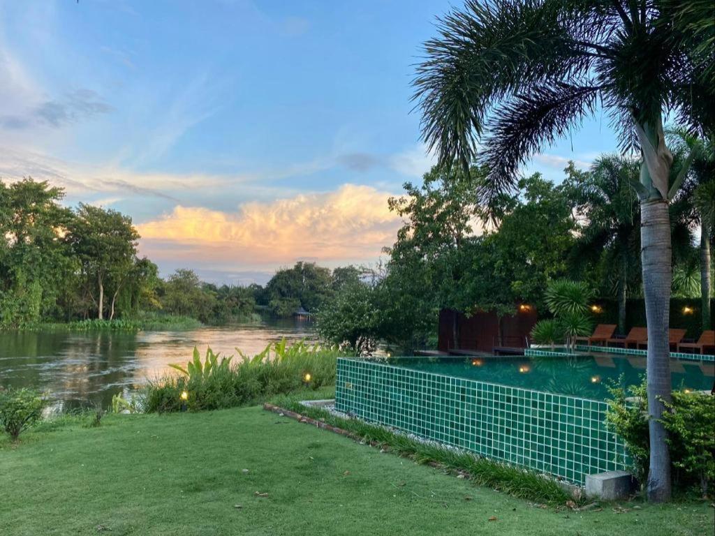 Ruen Maihom Riverside Cottage Kanchanaburi Luaran gambar