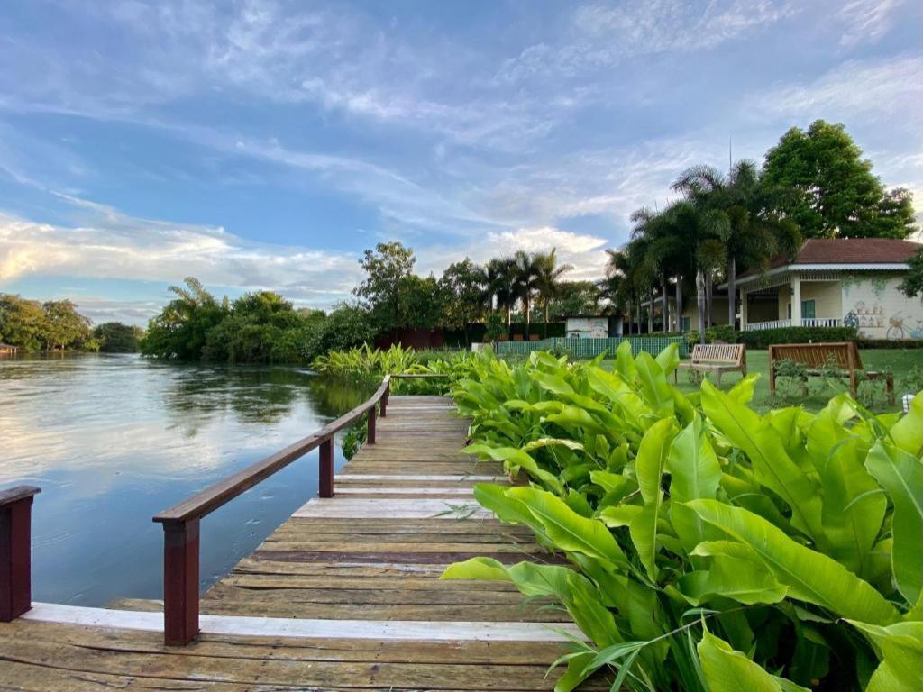 Ruen Maihom Riverside Cottage Kanchanaburi Luaran gambar