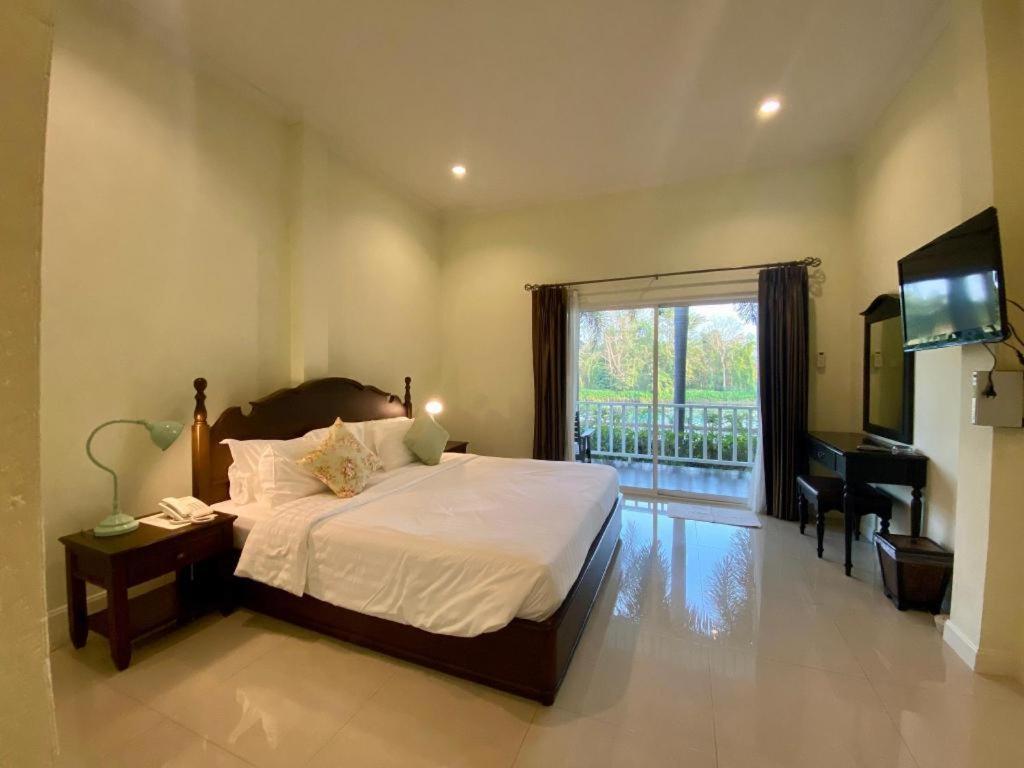 Ruen Maihom Riverside Cottage Kanchanaburi Luaran gambar