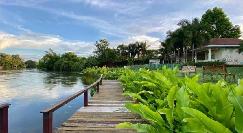 Ruen Maihom Riverside Cottage Kanchanaburi Luaran gambar