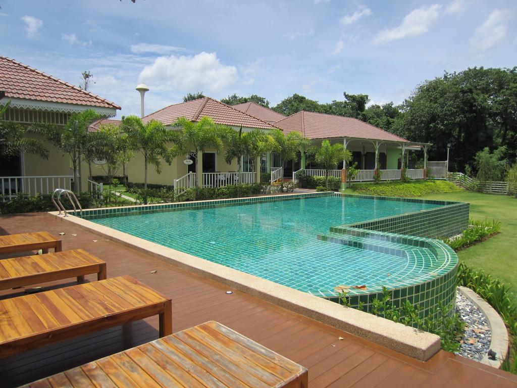 Ruen Maihom Riverside Cottage Kanchanaburi Luaran gambar